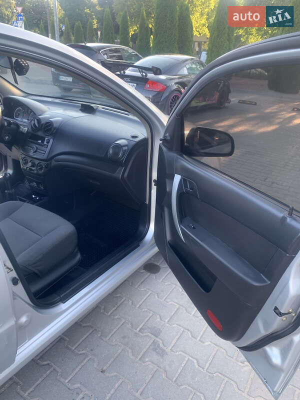 Седан Chevrolet Aveo 2006 в Житомире
