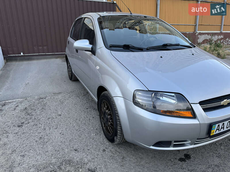 Хэтчбек Chevrolet Aveo 2008 в Киеве