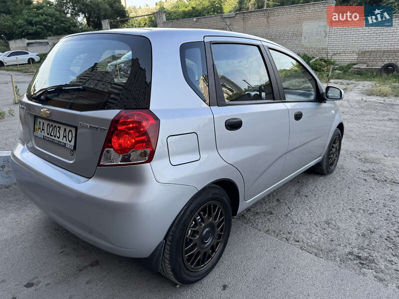 Хэтчбек Chevrolet Aveo 2008 в Киеве