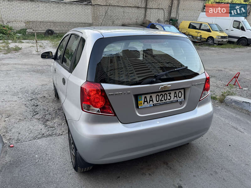 Хэтчбек Chevrolet Aveo 2008 в Киеве