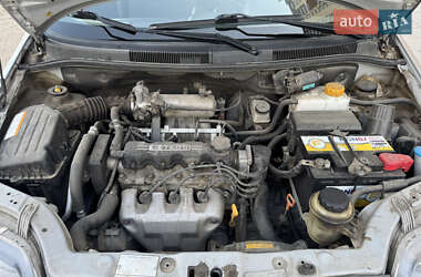 Хэтчбек Chevrolet Aveo 2008 в 