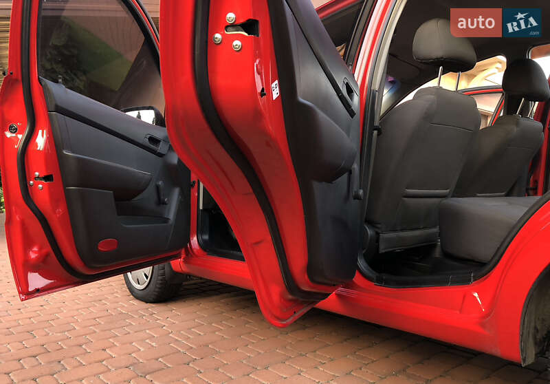 Седан Chevrolet Aveo 2008 в Киеве