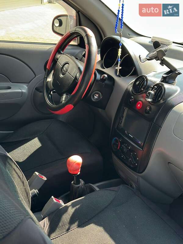 Седан Chevrolet Aveo 2004 в Ивано-Франковске