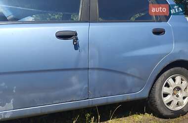 Хэтчбек Chevrolet Aveo 2005 в 