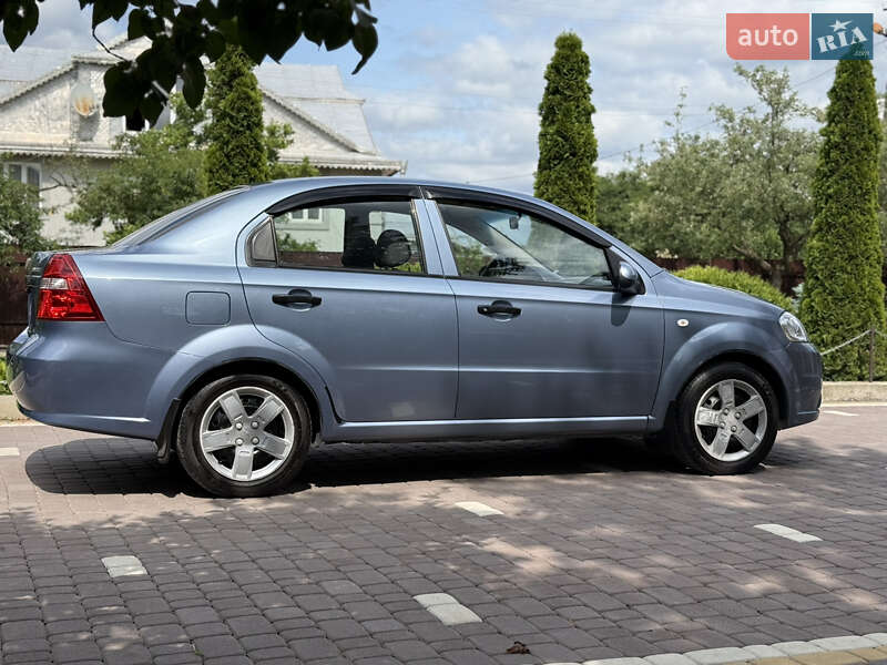 Седан Chevrolet Aveo 2007 в Косове