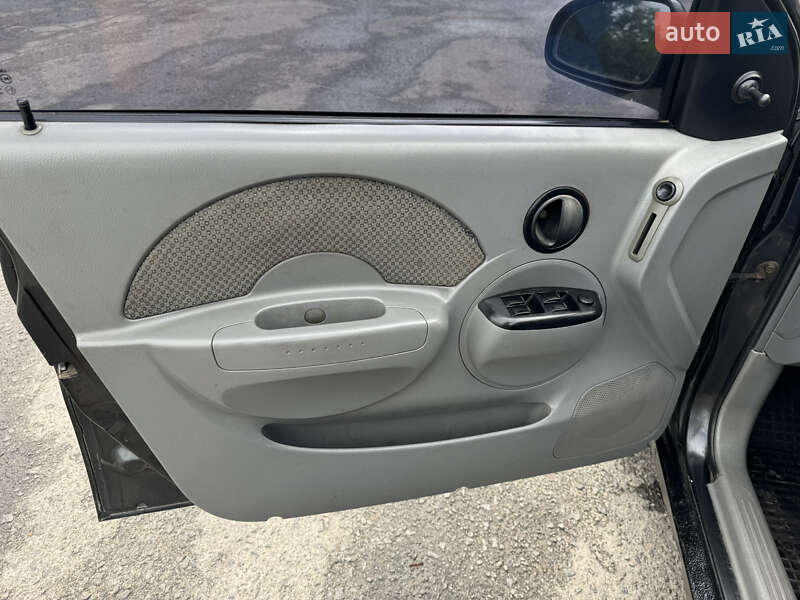 Седан Chevrolet Aveo 2005 в Хмельницком