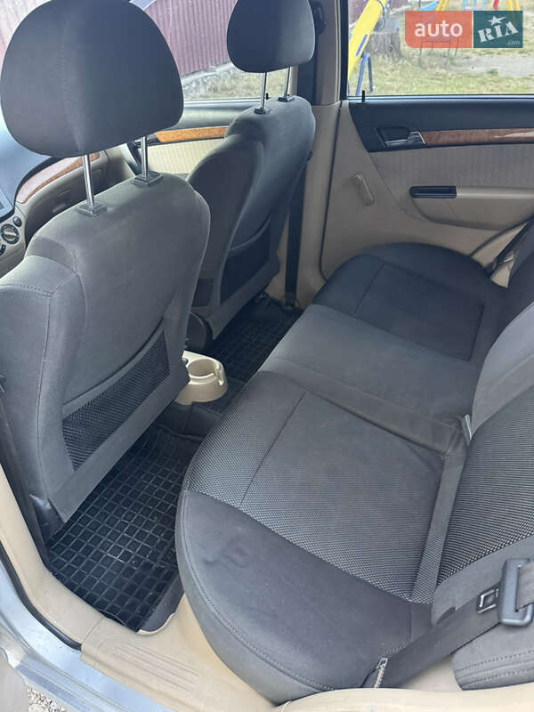 Седан Chevrolet Aveo 2008 в Тернополе