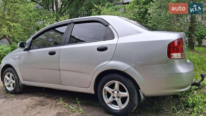 Седан Chevrolet Aveo 2005 в Харькове