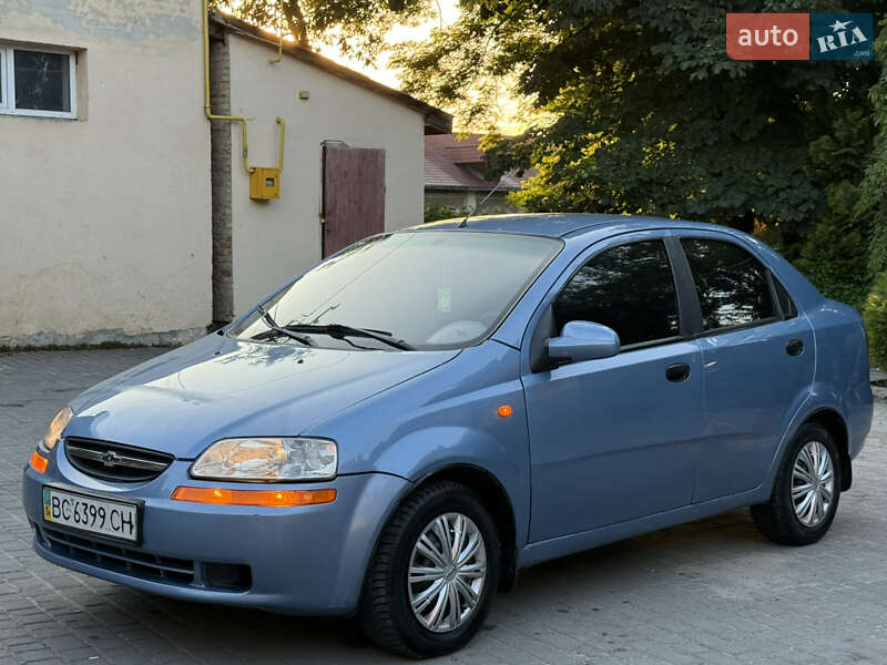 Седан Chevrolet Aveo 2004 в Львове