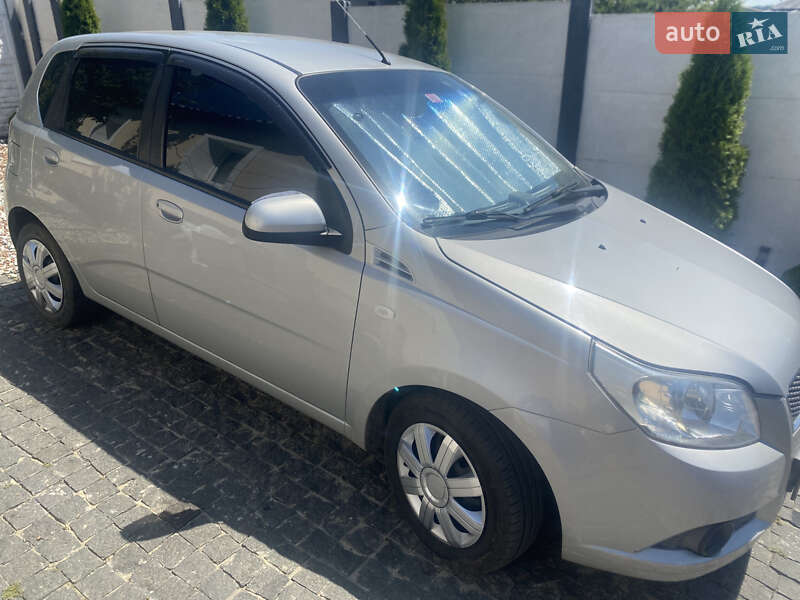 Хэтчбек Chevrolet Aveo 2009 в Харькове