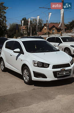 Хэтчбек Chevrolet Aveo 2011 в 