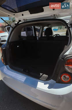 Хэтчбек Chevrolet Aveo 2011 в 