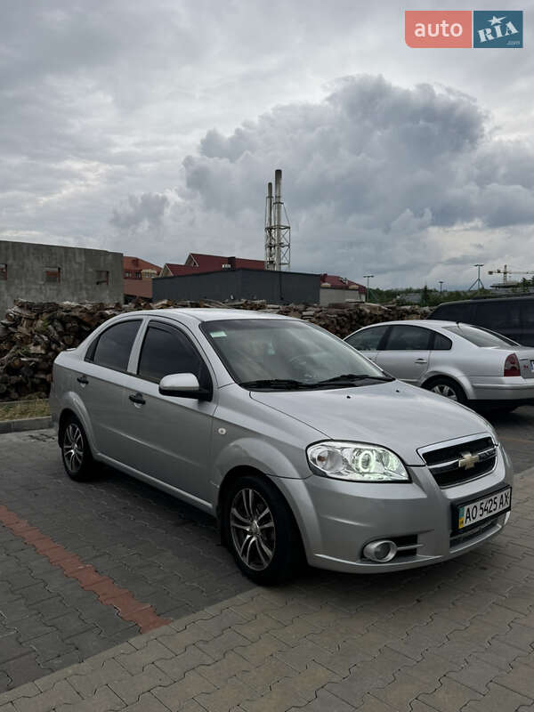 Седан Chevrolet Aveo 2010 в 
