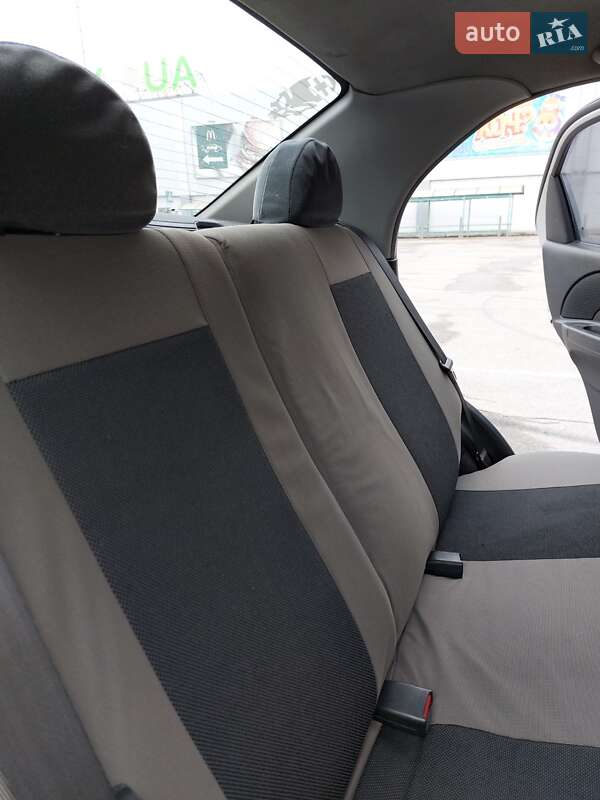 Седан Chevrolet Aveo 2005 в Запорожье