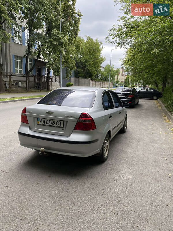 Седан Chevrolet Aveo 2006 в Киеве