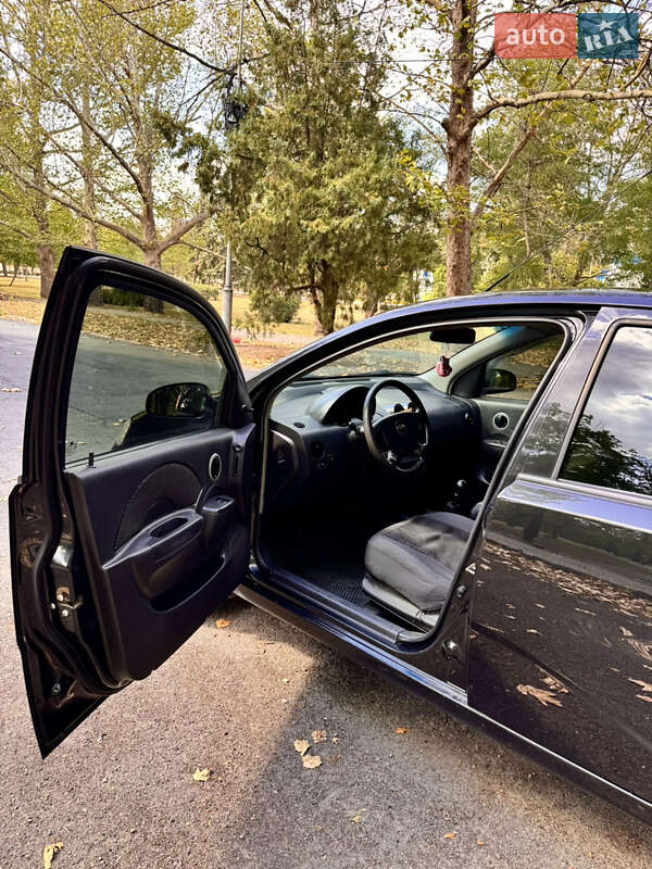 Хэтчбек Chevrolet Aveo 2007 в Днепре