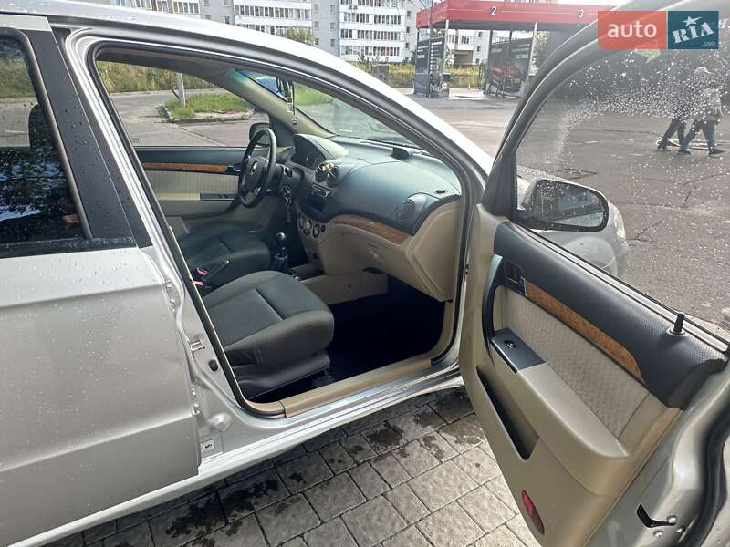 Седан Chevrolet Aveo 2008 в Львові