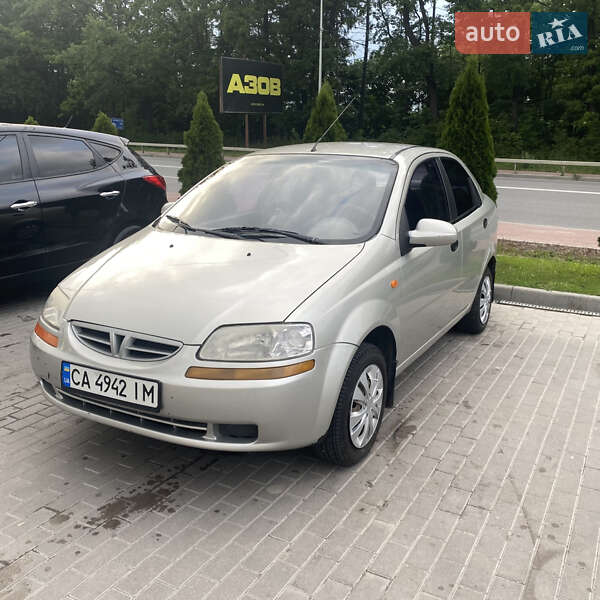 Седан Chevrolet Aveo 2005 в Умани