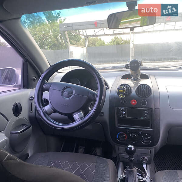 Седан Chevrolet Aveo 2005 в Умани