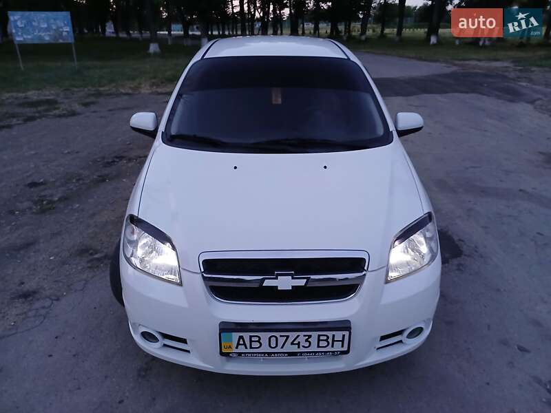 Седан Chevrolet Aveo 2009 в Черновцах