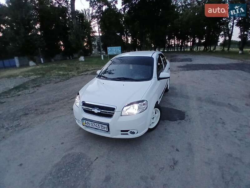 Седан Chevrolet Aveo 2009 в Черновцах