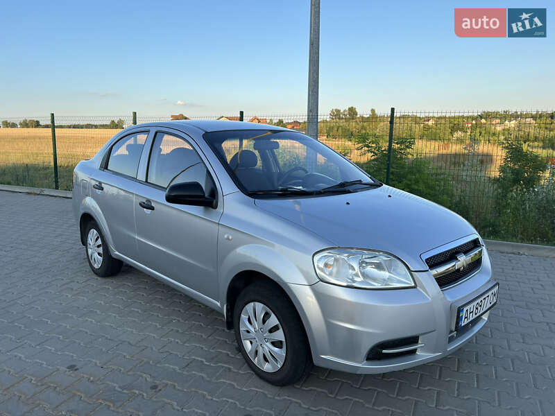 Седан Chevrolet Aveo 2008 в Києві