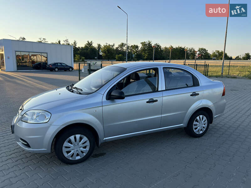 Седан Chevrolet Aveo 2008 в Києві