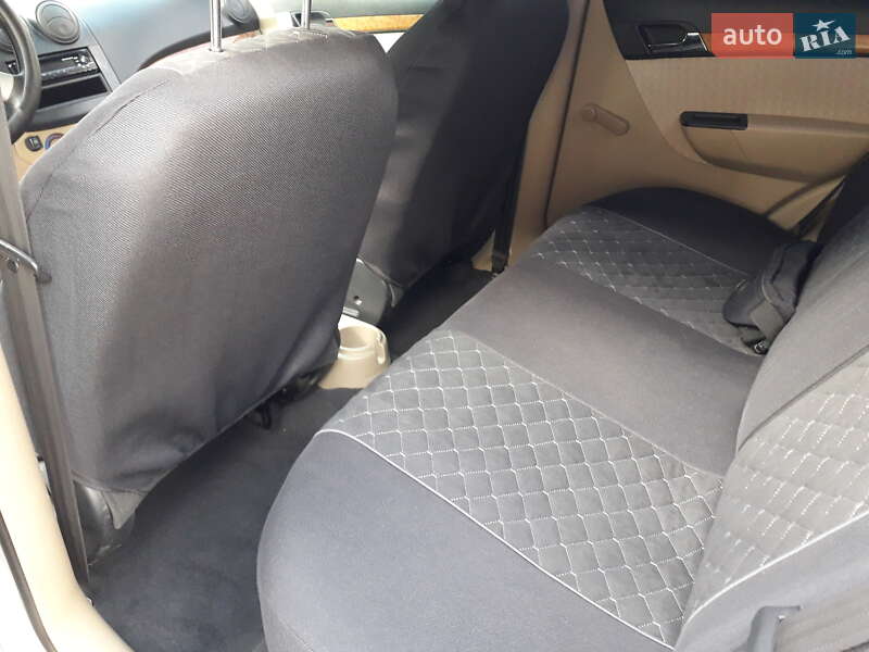 Седан Chevrolet Aveo 2008 в Ивано-Франковске