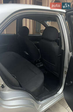 Седан Chevrolet Aveo 2006 в 