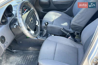 Хэтчбек Chevrolet Aveo 2006 в 