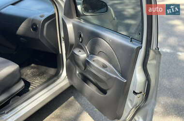 Хэтчбек Chevrolet Aveo 2006 в 