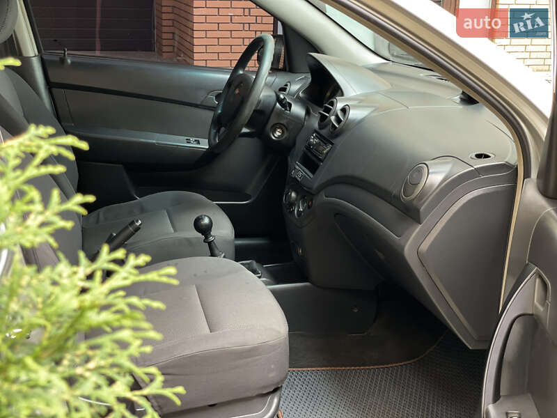 Седан Chevrolet Aveo 2008 в Чернівцях