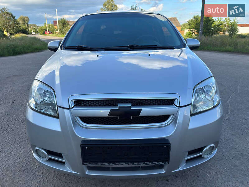 Седан Chevrolet Aveo 2009 в Охтирці