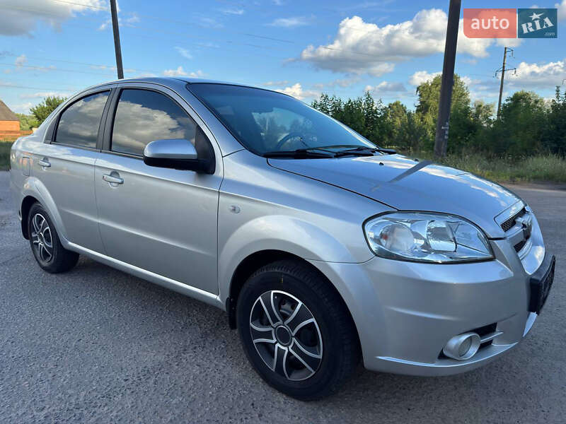 Седан Chevrolet Aveo 2009 в Охтирці