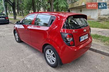Хэтчбек Chevrolet Aveo 2011 в 
