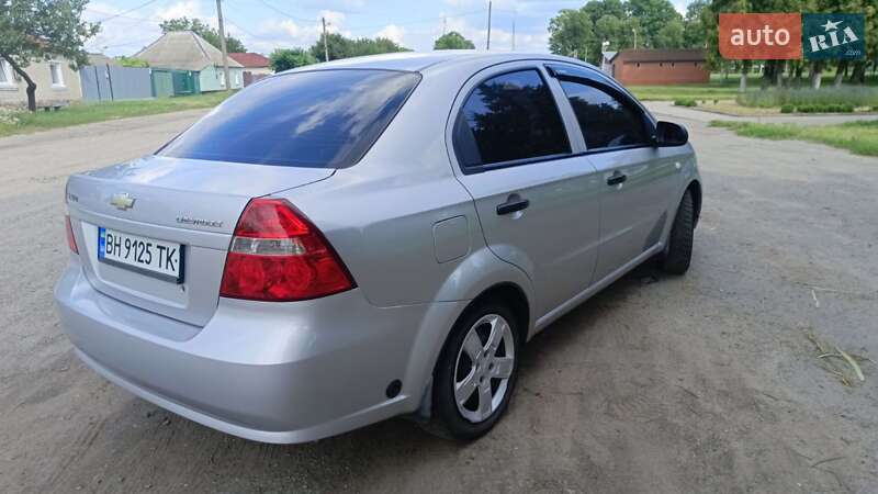 Седан Chevrolet Aveo 2006 в Путивле