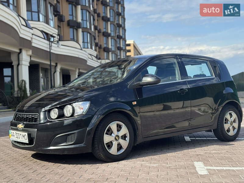 Хетчбек Chevrolet Aveo 2012 в Києві