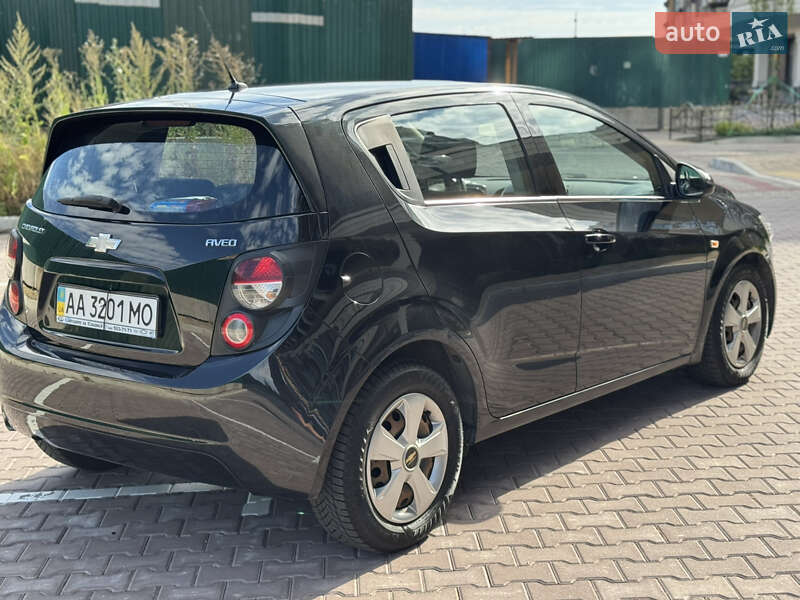 Хетчбек Chevrolet Aveo 2012 в Києві