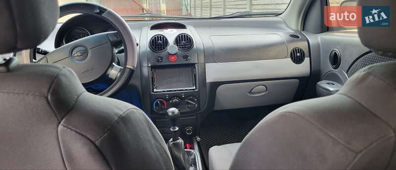 Седан Chevrolet Aveo 2006 в Рівному
