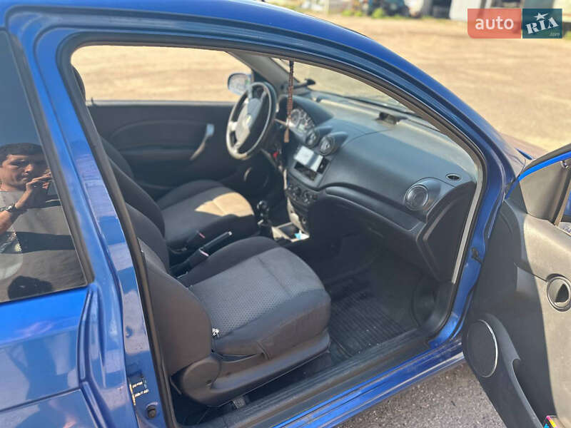 Хэтчбек Chevrolet Aveo 2008 в Харькове