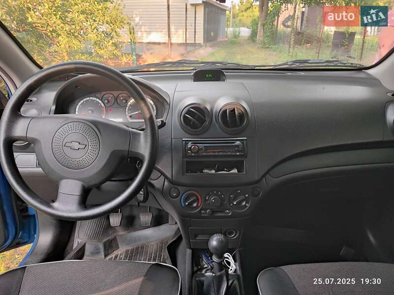 Седан Chevrolet Aveo 2006 в Кременчуці