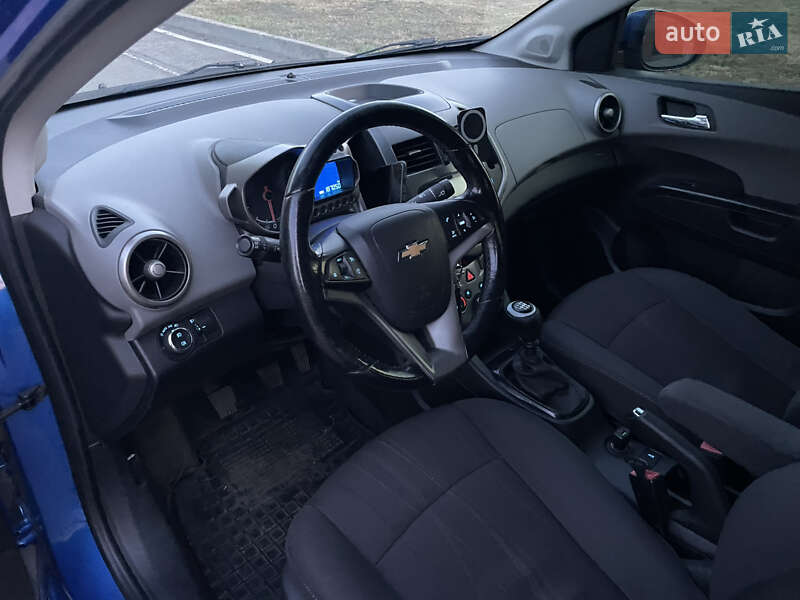 Седан Chevrolet Aveo 2011 в Херсоне