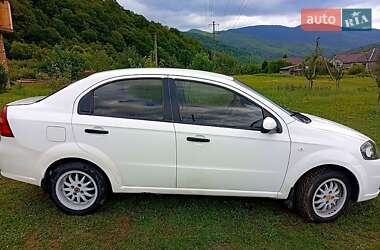 Седан Chevrolet Aveo 2006 в Воловцю
