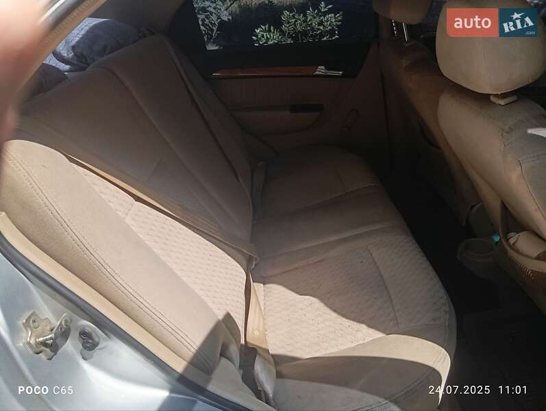 Седан Chevrolet Aveo 2007 в Полтаве