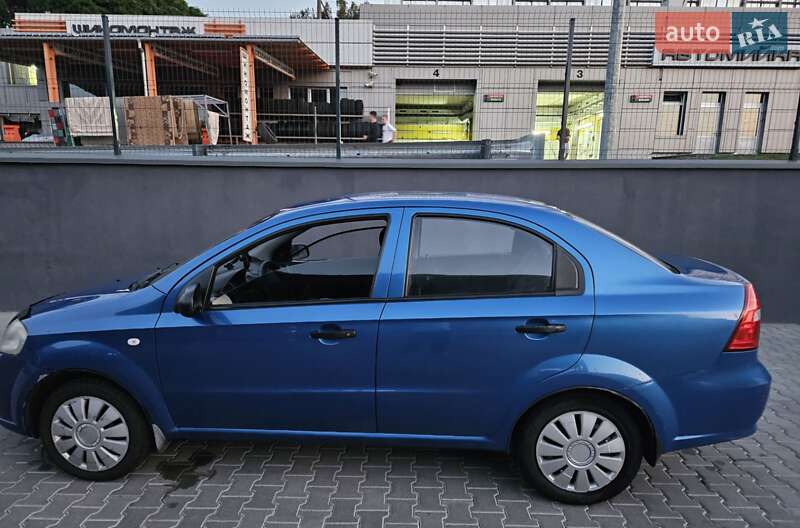 Седан Chevrolet Aveo 2010 в Житомире