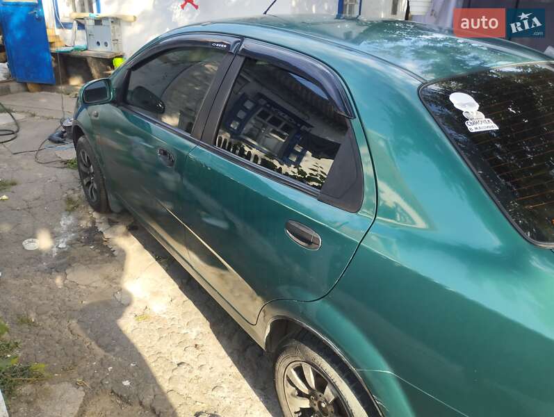 Седан Chevrolet Aveo 2005 в Днепре