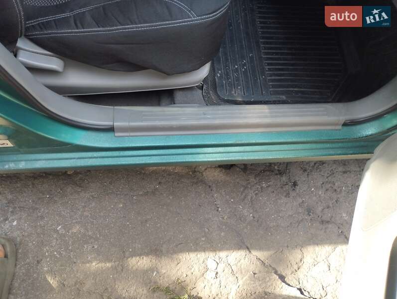 Седан Chevrolet Aveo 2005 в Днепре