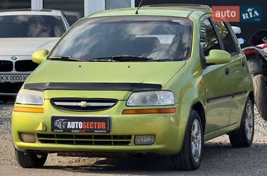 Хэтчбек Chevrolet Aveo 2005 в 
