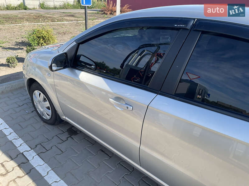 Седан Chevrolet Aveo 2007 в Іллінцях