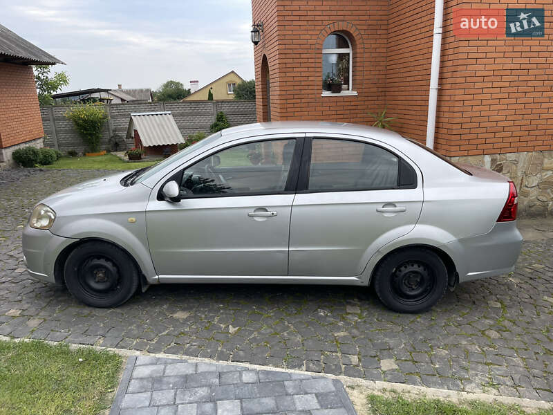 Седан Chevrolet Aveo 2008 в Рівному